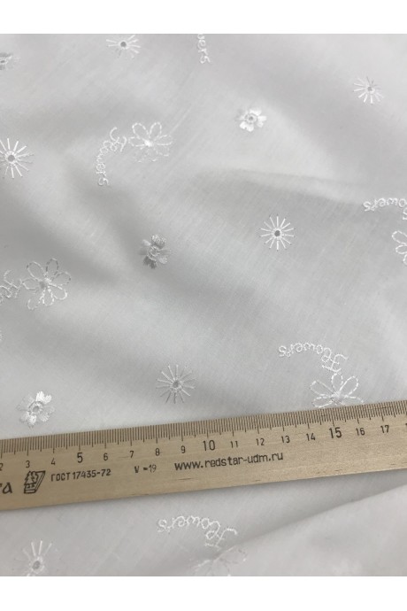 Плательно-блузочная ткань с вышивкой ришелье